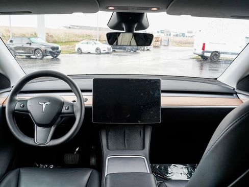 Used 2023 Tesla Model Y Long Range image 11