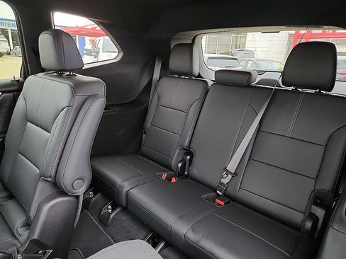 Used 2026 GMC Acadia Elevation w/ Elevation Premium Package AWD/4WD image 5