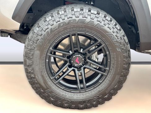 Used 2022 Toyota Tacoma TRD Off-Road w/ Technology Package RWD image 11