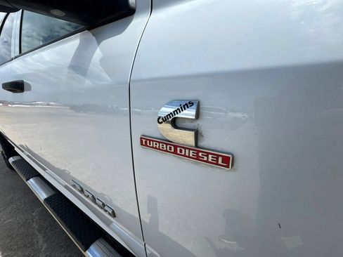 Used 2020 RAM 2500 Tradesman w/ Chrome Appearance Group AWD/4WD image 4