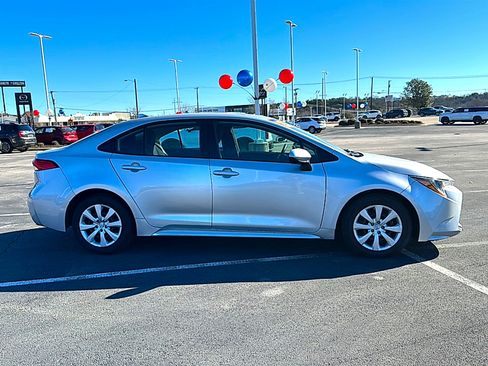 Used 2024 Toyota Corolla LE image 9