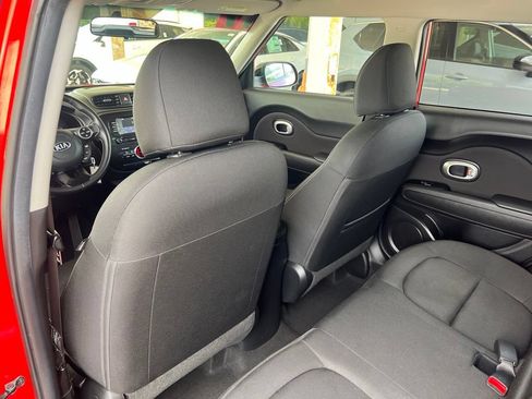 Used 2017 Kia Soul + w/ Designer's Package FWD image 8
