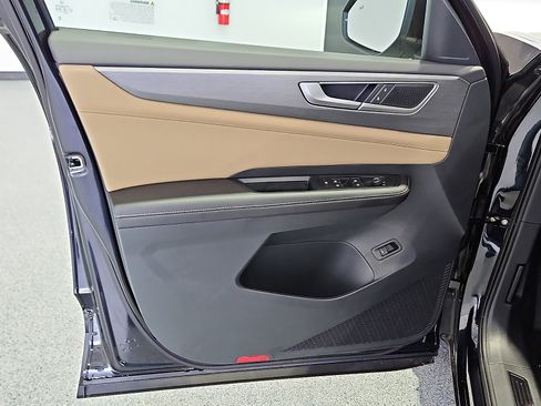 New 2026 Volkswagen Atlas Cross Sport SE image 14