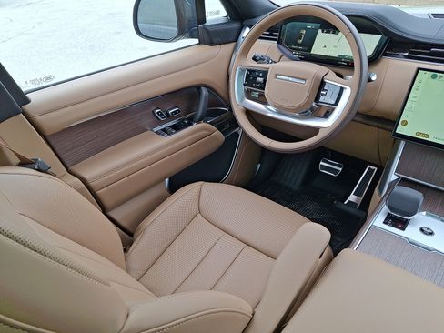 New 2026 Land Rover Range Rover SE image 12