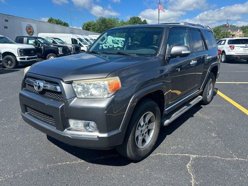 Used 2011 Toyota 4Runner SR5 w/ Convenience Pkg AWD/4WD image 1