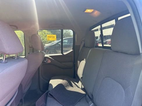 Used 2020 Nissan Frontier SV w/ Midnight Edition Floor Mats image 23