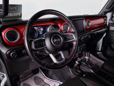 Used 2023 Jeep Wrangler Unlimited Rubicon w/ Cold Weather Group AWD/4WD image 9