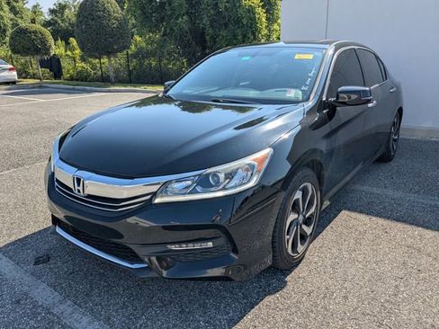 Used 2017 Honda Accord EX-L image 2
