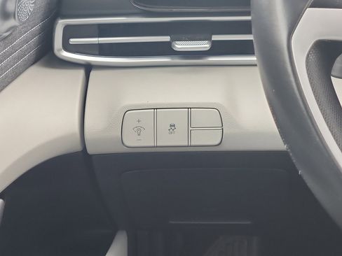 Certified 2024 Hyundai Elantra Limited FWD image 13