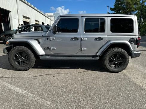 Used 2021 Jeep Wrangler Unlimited Sahara AWD/4WD image 2
