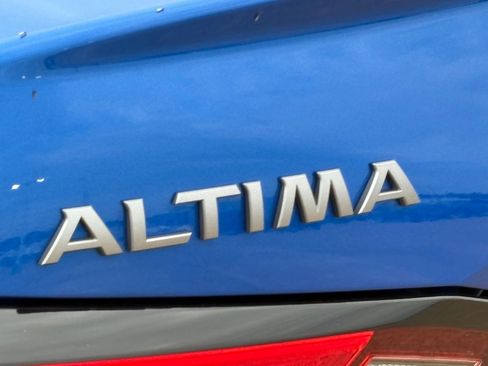 Certified 2025 Nissan Altima 2.5 SV FWD image 11
