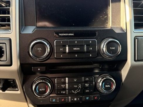 Used 2018 Ford F350 Lariat w/ Chrome Package image 10