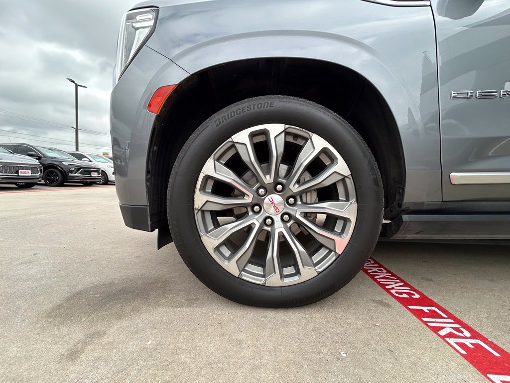 Used 2021 GMC Yukon Denali w/ Denali Premium Package RWD image 6
