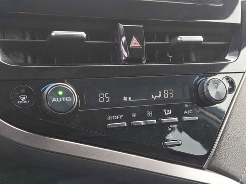 Used 2024 Toyota Camry SE image 16