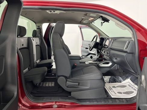 Used 2023 Nissan Frontier SV w/ Technology Package image 40