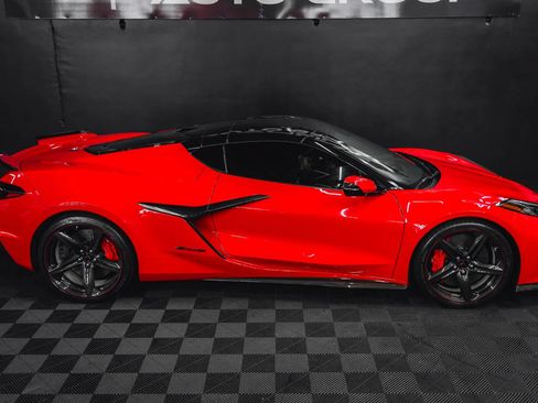 Used 2024 Chevrolet Corvette Z06 RWD image 20
