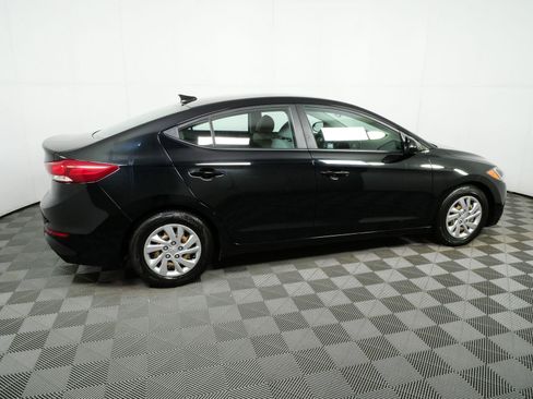 Used 2017 Hyundai Elantra SE FWD image 23