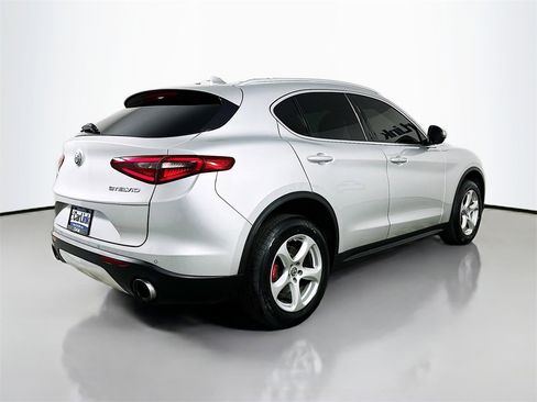 Used 2019 Alfa Romeo Stelvio image 8