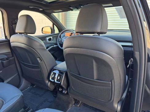 Used 2025 Kia Sorento SX Prestige AWD/4WD image 36