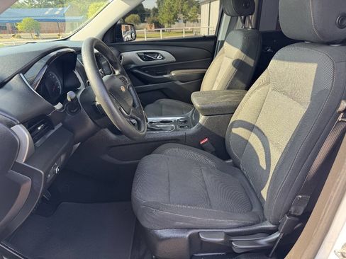 Used 2019 Chevrolet Traverse LS FWD image 16
