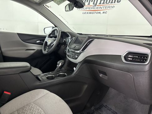 Used 2024 Chevrolet Equinox LS image 28