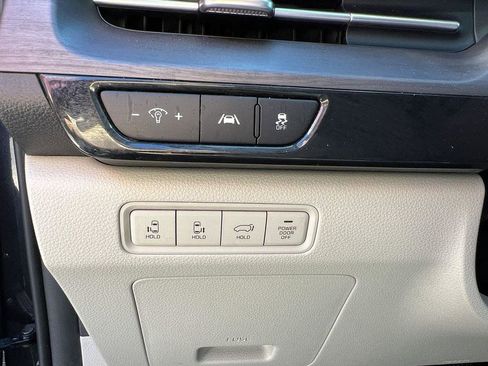 Used 2024 Kia Carnival SX image 20