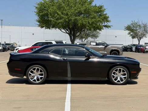 Used 2015 Dodge Challenger SXT Plus image 3
