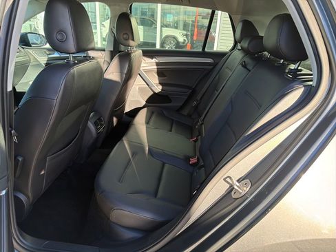 Used 2019 Volkswagen e-Golf SEL Premium image 14