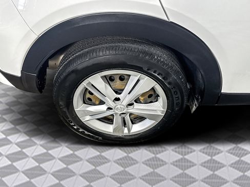 Used 2022 Nissan Kicks S image 34