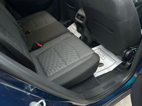 Used 2020 Chevrolet Equinox LT w/ Driver Convenience Package image 11