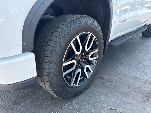 Certified 2022 GMC Sierra 1500 AT4 w/ AT4 Premium Package AWD/4WD image 9