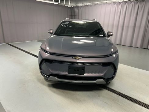 Used 2025 Chevrolet Equinox EV LT w/ Convenience Package image 2