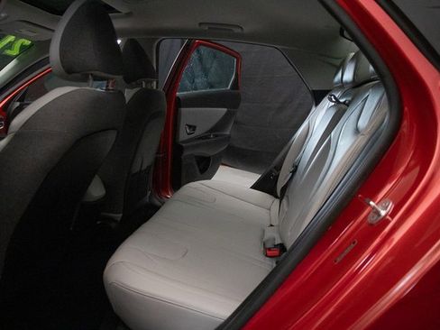 Used 2021 Hyundai Elantra Limited w/ Cargo Package image 20