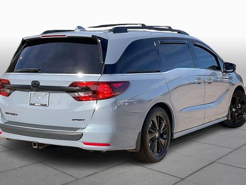 Used 2024 Honda Odyssey Sport image 13