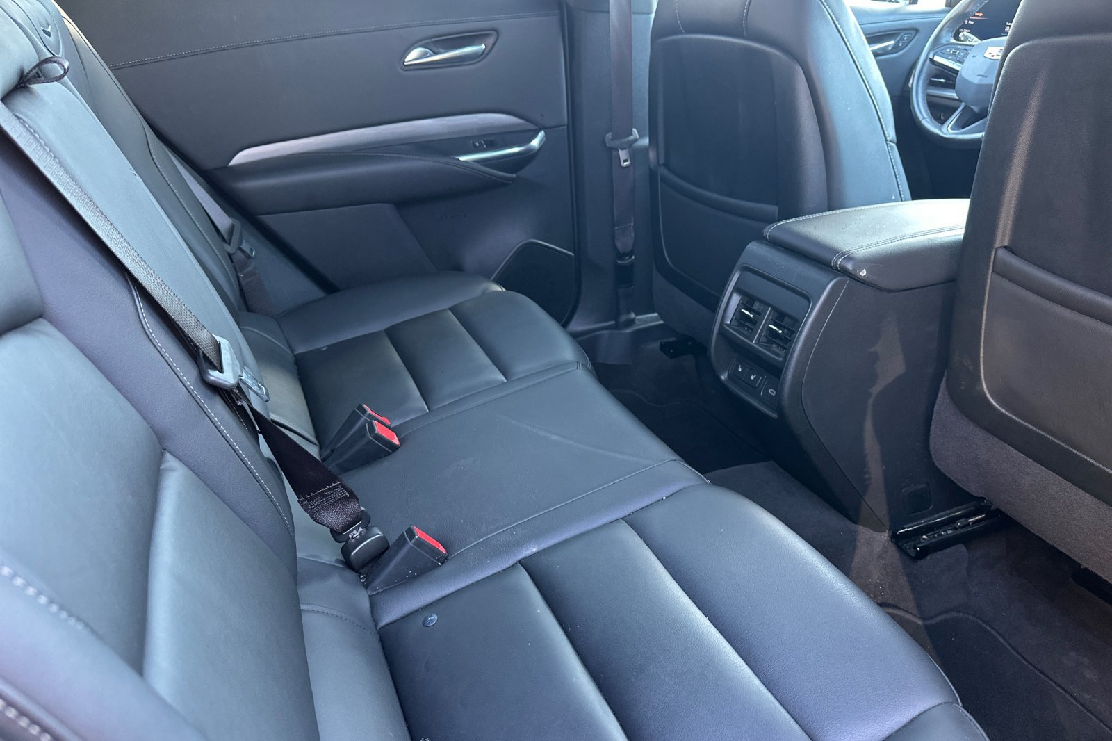 Used 2025 Cadillac XT4 Premium Luxury w/ Cold Weather Package AWD/4WD image 19