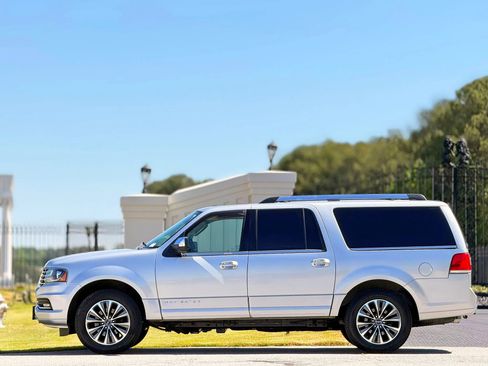 Used 2017 Lincoln Navigator L Select image 7