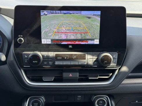 Certified 2024 Toyota Grand Highlander Limited AWD/4WD image 4