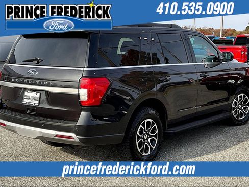 Used 2024 Ford Expedition XLT image 12