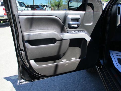 Used 2018 Chevrolet Silverado 1500 LT w/ Midnight Edition AWD/4WD image 35