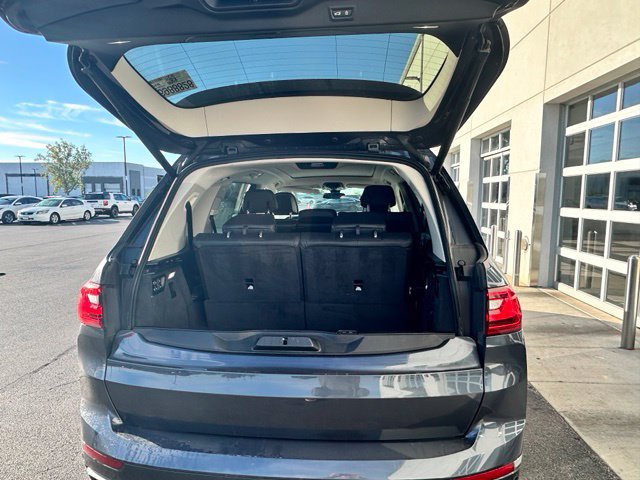 Used 2020 BMW X7 xDrive40i w/ Premium Package AWD/4WD image 9
