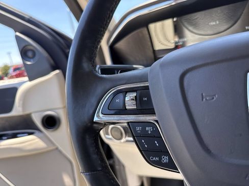 Used 2019 Lincoln Navigator Reserve AWD/4WD image 17
