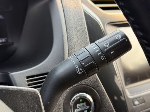 Used 2019 Ford Explorer XLT w/ Equipment Group 202A FWD image 25