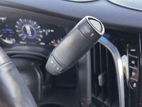 Used 2018 Cadillac Escalade Platinum image 18