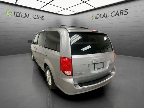 Used 2020 Dodge Grand Caravan SXT FWD image 7