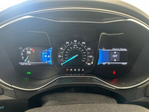 Used 2016 Ford Fusion SE w/ Equipment Group 202A FWD image 11