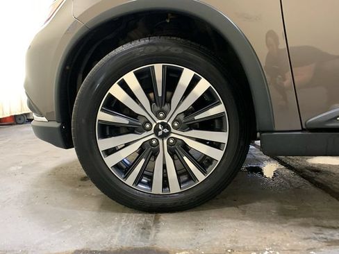 Used 2019 Mitsubishi Outlander SE AWD/4WD image 40