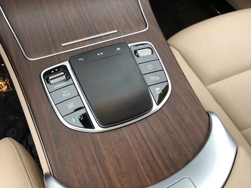 Used 2022 Mercedes-Benz GLC 300 4MATIC image 31