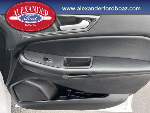 Used 2022 Ford Edge SE w/ Black Appearance Package image 14