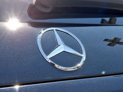Used 2023 Mercedes-Benz GLC 300 4MATIC image 32