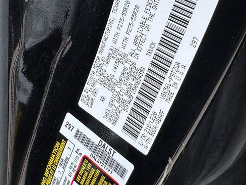 Used 2017 Toyota Tundra image 26